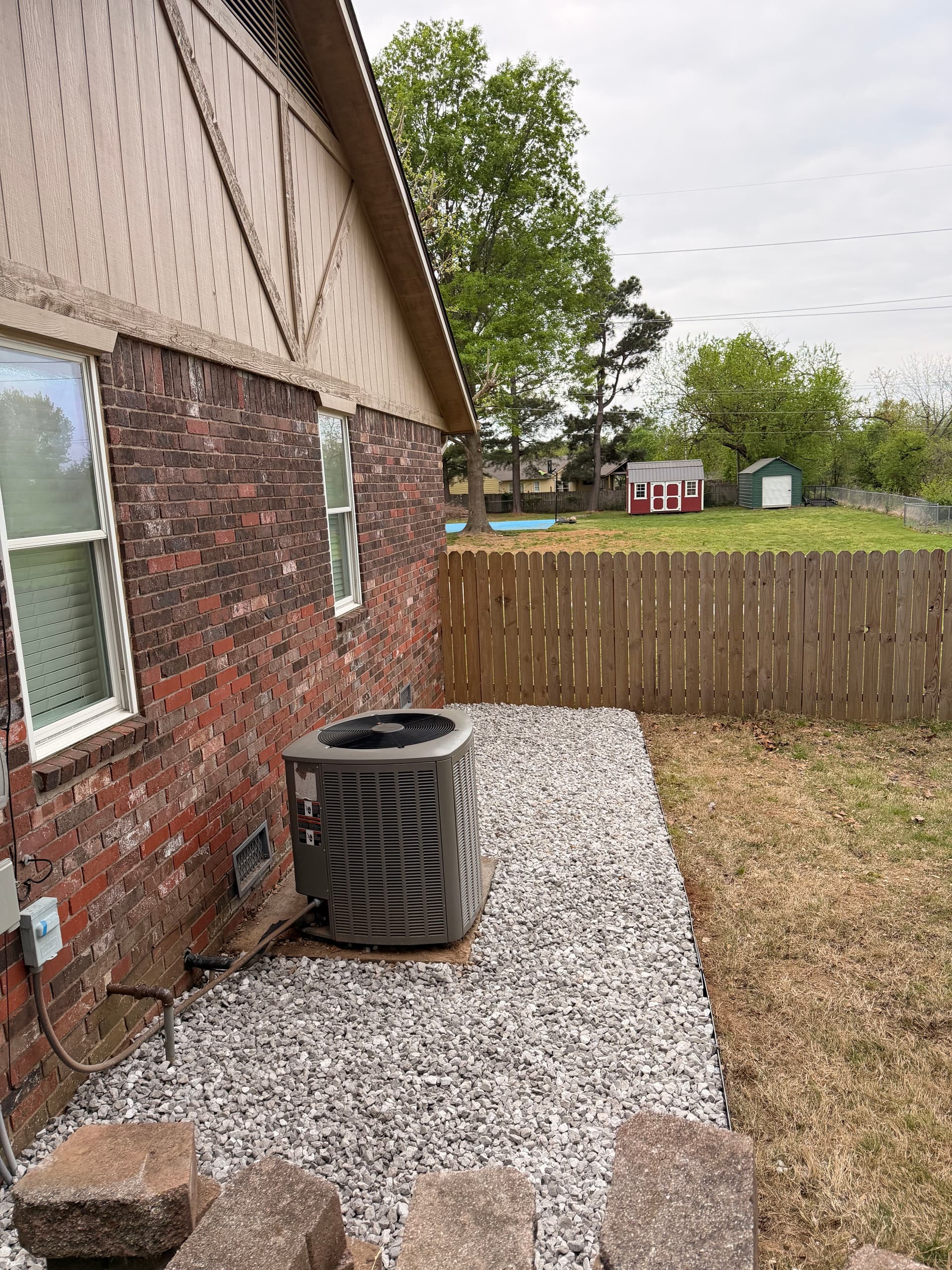 Gallery photos for Front Yard Landscape Beds Removed and Rebuilt with White Gravel: Image #7