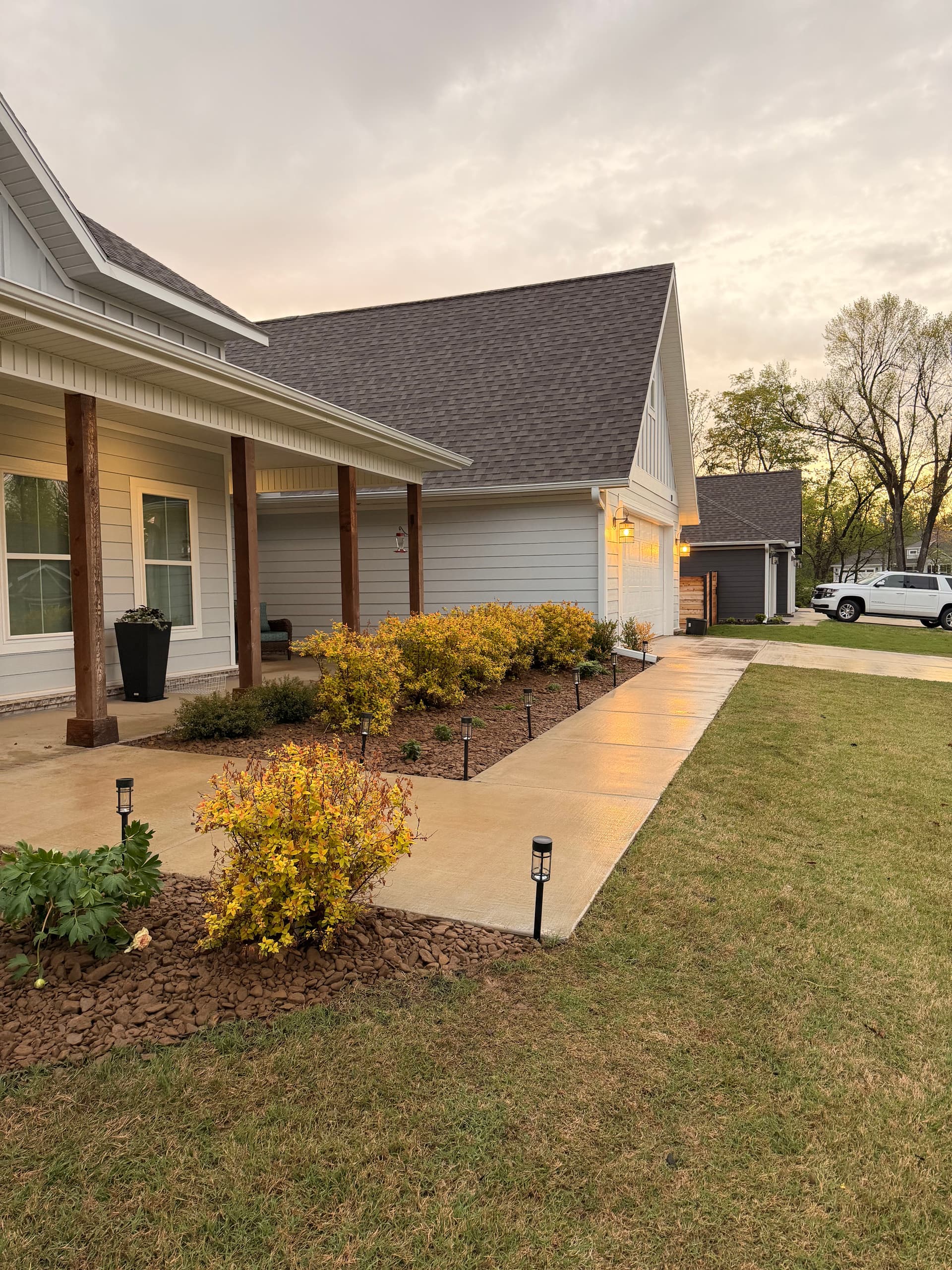 Gallery photos for Chocolate Rock and Fresh Plants Give This Home Serious Curb Appeal: Image #9